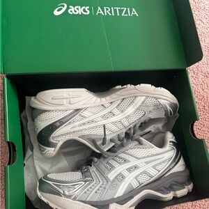 Aasics x Aritzia Gel Kayano 14 sneakers - size 8.5